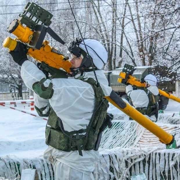 На прекрасном снимке запечатлено величие и мощь 107-го отдельного гвардейского зенитного ракетно-артиллерийского дивизиона Воздушно-десантных войск.