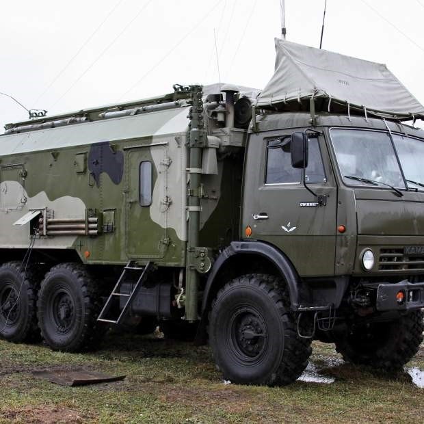 На фотографии запечатлена 60-я бригада управления военного объекта.